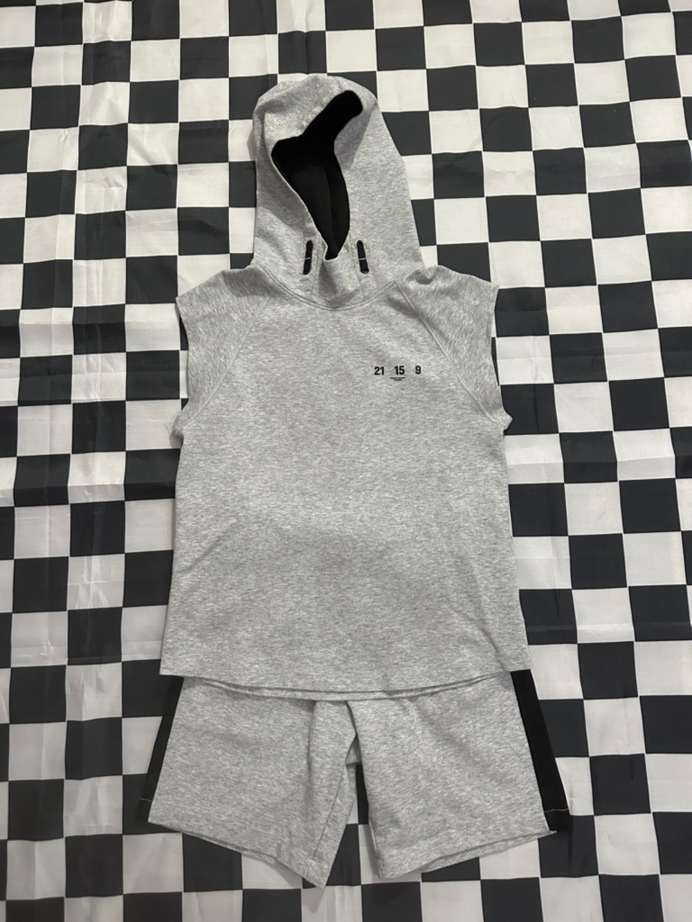 H&M Move Boys Sporty Sleeveless Grey Hoodie & Shorts Set with Graphics 6X/7